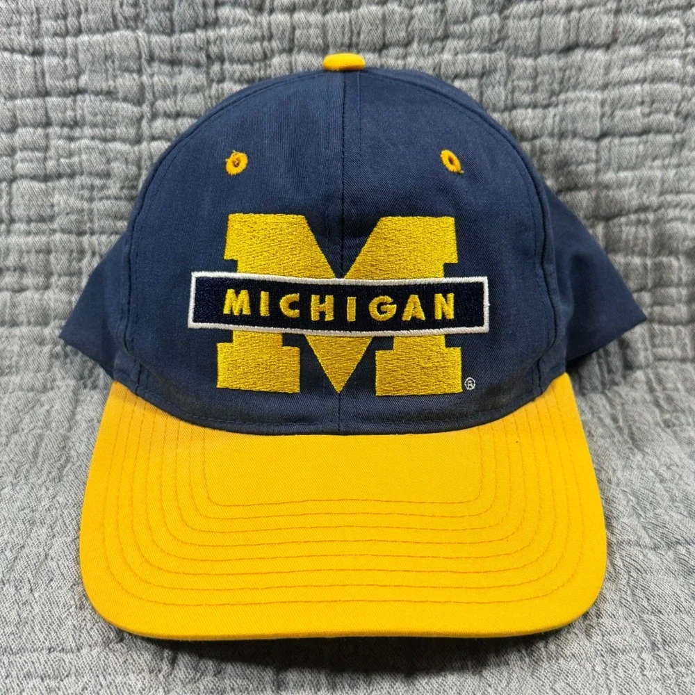 Vintage Michigan Wolverines Spellout SnapBack Hat Go Blue Yellow Twins Ent. Read